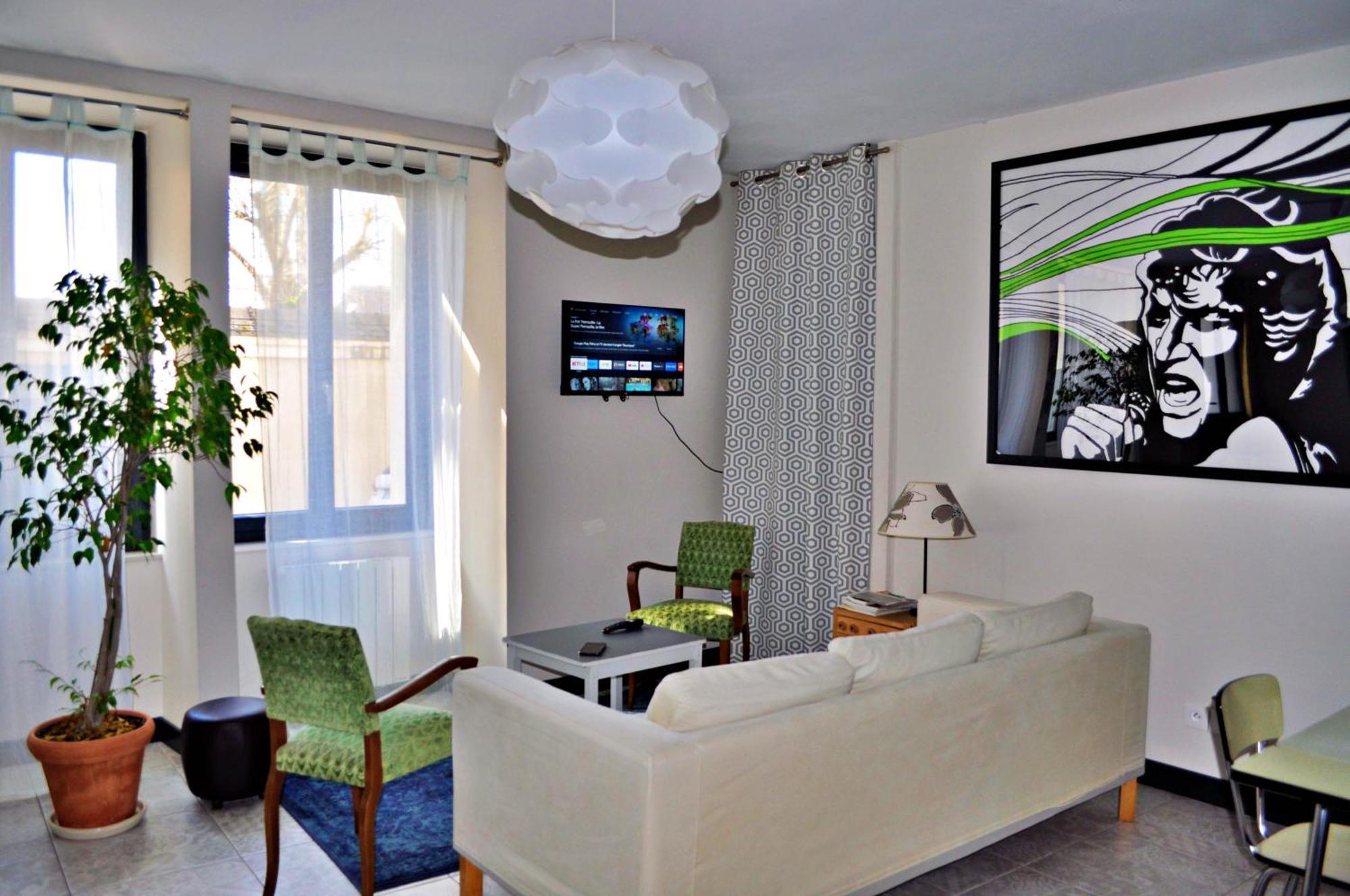 Appartement Appt 56m2 A 4mn Du Palais Jacques Coeur. *